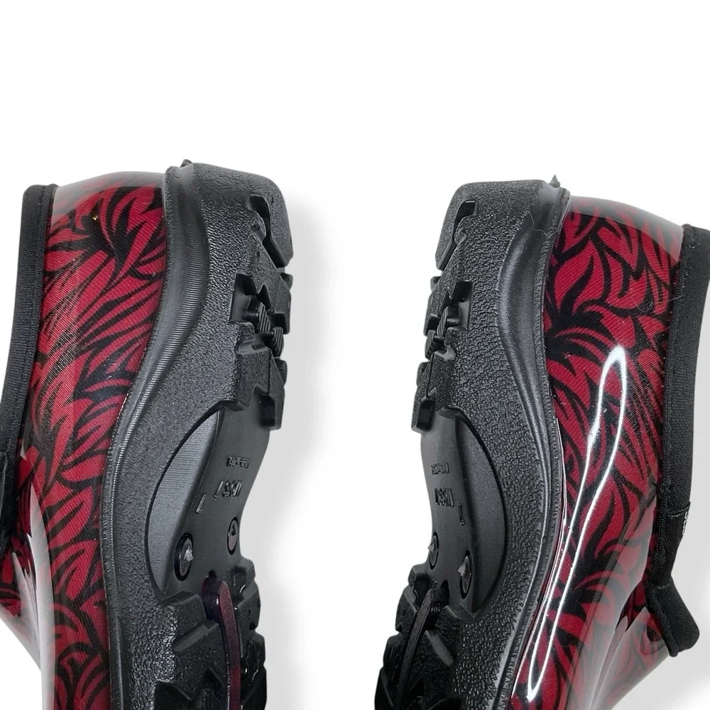Sloggers Clogs Women Size 7‎ Waterproof Shoe Garden Black Red Print Slip-On